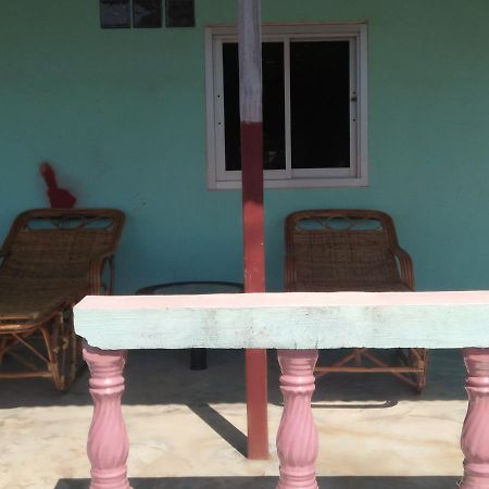 Lanta Danai Guesthouse เกาะลันตา ภายนอก รูปภาพ