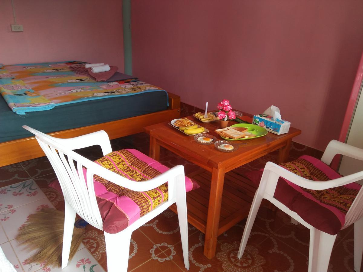 Lanta Danai Guesthouse เกาะลันตา ภายนอก รูปภาพ