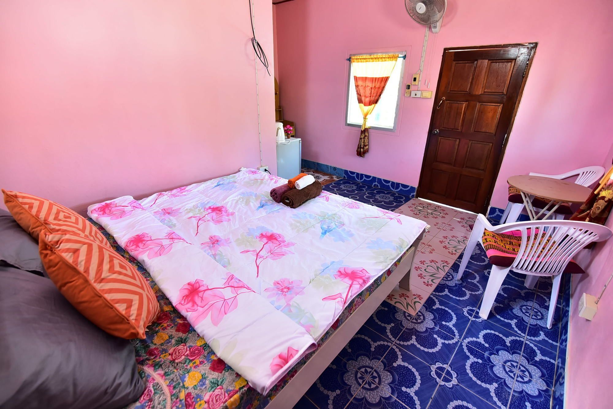 Lanta Danai Guesthouse เกาะลันตา ภายนอก รูปภาพ